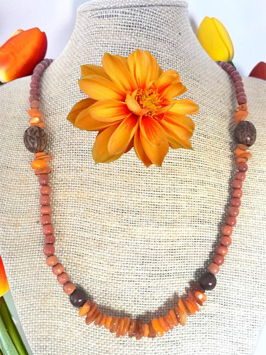 Collier bois de santal, bois de rose et cornaline